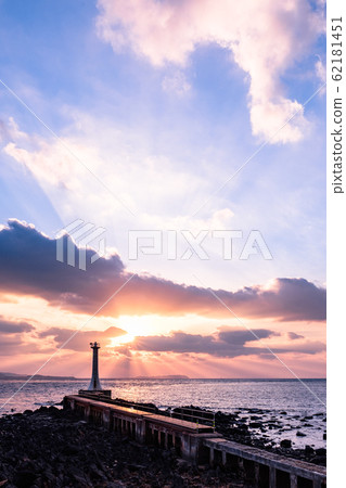 Sezenzaki Lighthouse (Evening view) 62181451