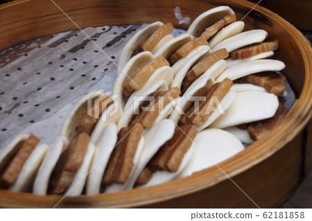 煮沸的馬鯖魚 62181858