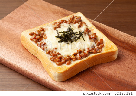 Natto toast Natto toast 62183181