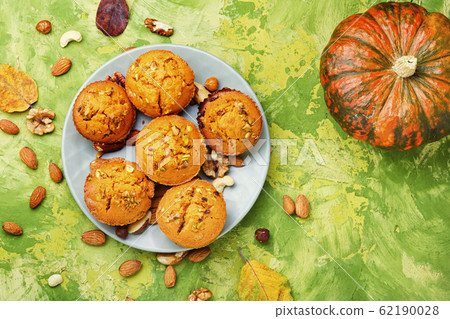 Fragrant homemade cakes, muffins. 62190028