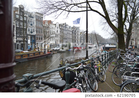 Canal in Amsterdam, Netherlands Canal in Amsterdam, Netherlands 62190705