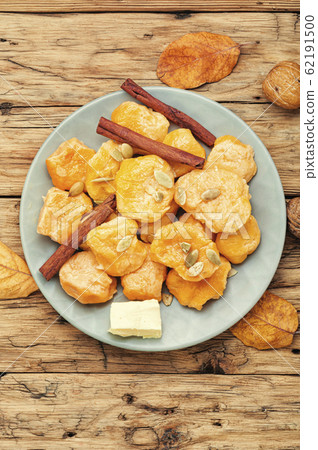 Lazy dumplings with cinnamon Lazy dumplings with cinnamon 62191500