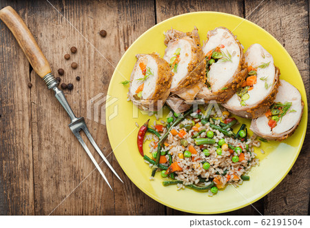 Chicken stuffed with vegetables 62191504