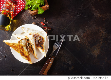 fried flatbread 62193316