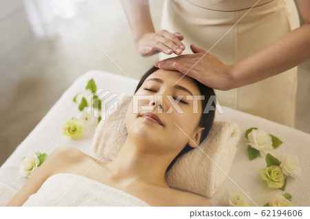 Young woman esthetic 62194606