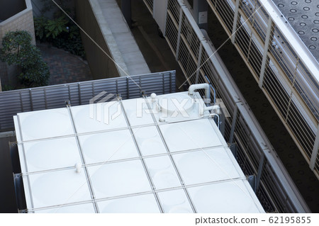 Receiving tank 62195855