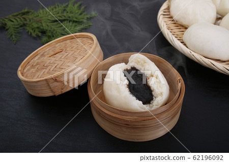 Bean paste 62196092