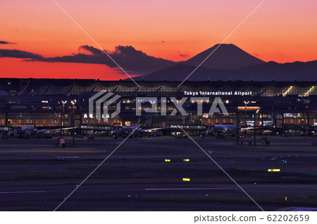 富士和機場夜景 62202659