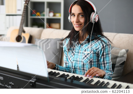 Music lessons and interesting learning at home. Music lessons and interesting learning at home. 62204113