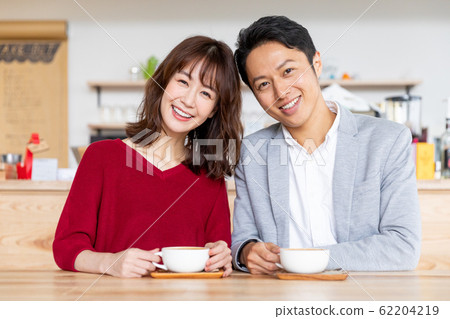 A couple A couple 62204219