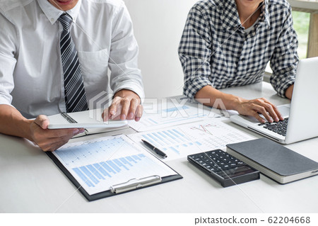 Partner meetings and briefing, Teamwork of 62204668