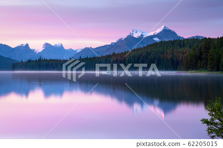 Maligne lake, Jasper National Park, Alberta, Maligne lake, Jasper National Park, Alberta, 62205015