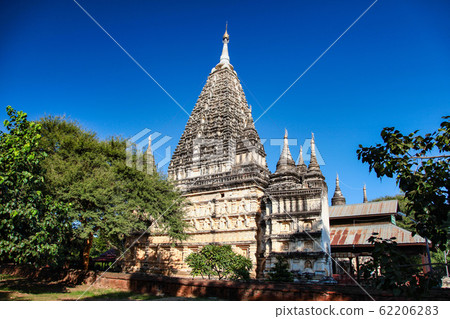 Mahabodhi temple at the archaeological site of Bagan in Myanmar 62206283