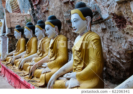 Buddha Statues in Yathaypyan Kawgungu Cave, Hpa An , Myanamar Buddha Statues in Yathaypyan Kawgungu Cave, Hpa An , Myanamar 62206341