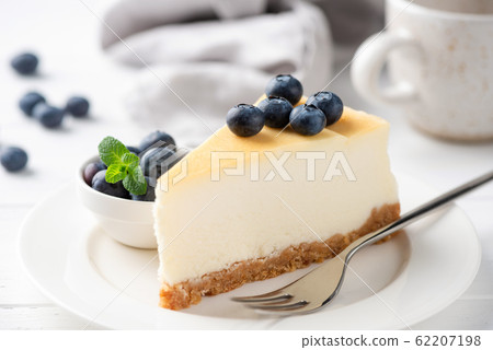 Plain New York Cheesecake Slice 62207198