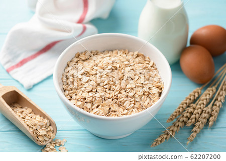 Oats, milk and eggs Oats, milk and eggs 62207200