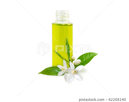 Neroli essential oil and orange flowers isolated 62208140