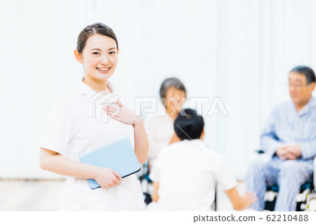 Hospital / nursing care 62210488