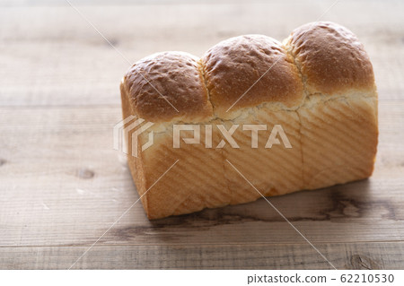 Freshly baked mountain bread before cutting 62210530