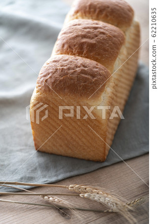 切前新鮮出爐的山麵包 62210635