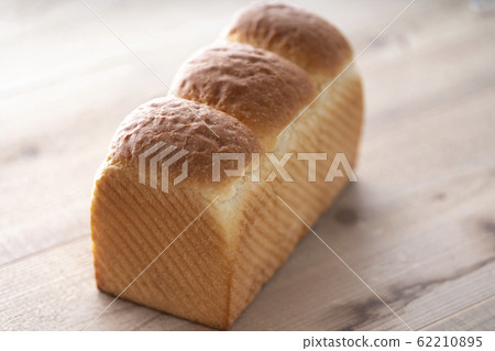 切前新鮮出爐的山麵包 62210895