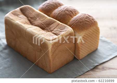 Two breads lined up Premium bread Image Two breads lined up Premium bread Image 62210899