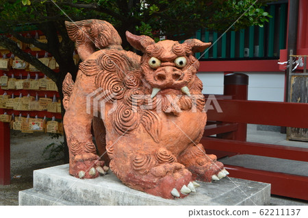 Shisa (Namijo Shrine / 1-25-11 Wakasa, Naha City, Okinawa Prefecture) 62211137