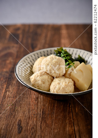 裙帶菜與健康的肉餃子一起煮 裙帶菜與健康的肉餃子一起煮 62212474