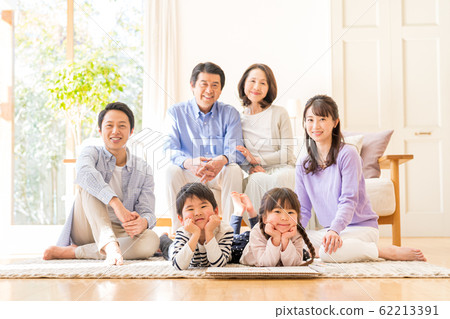 Three generations family, living, home Three generations family, living, home 62213391