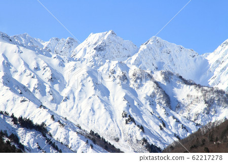 冬天立山山脈撤退的北阿爾卑斯山 冬天立山山脈撤退的北阿爾卑斯山 62217278