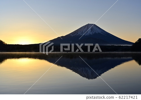 富士在昭治湖倒掛 富士在昭治湖倒掛 62217421