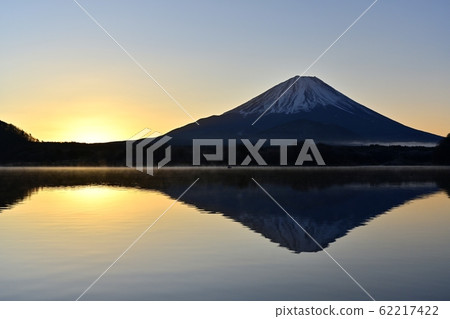 富士在昭治湖倒掛 富士在昭治湖倒掛 62217422