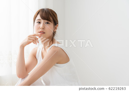 Women white dress 62219263