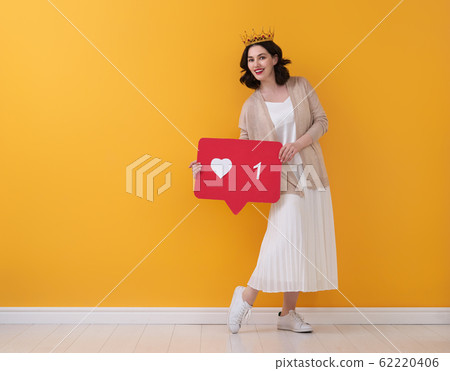 woman with like icon 62220406