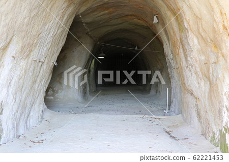 Yoshimi 100 Caves 62221453