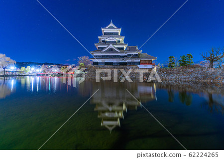 松本城的夜景[長野縣] 62224265