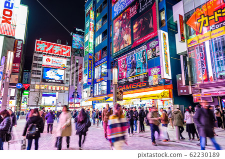 東京秋葉原站電街口在晚上 62230189