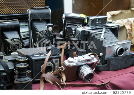 KUALA LUMPUR, MALAYSIA -DECEMBER 9, 2018: Antique camera displayed by collectors for public viewing. KUALA LUMPUR, MALAYSIA -DECEMBER 9, 2018: Antique camera displayed by collectors for public viewing. 62235779
