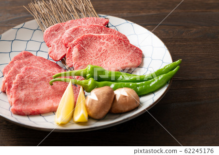 Wagyu loin slice 62245176