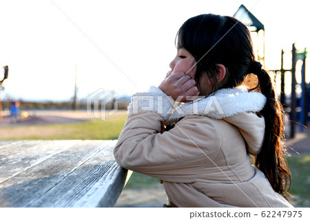 脾氣暴躁的女孩，我擔心我是在等待還是戰鬥 62247975