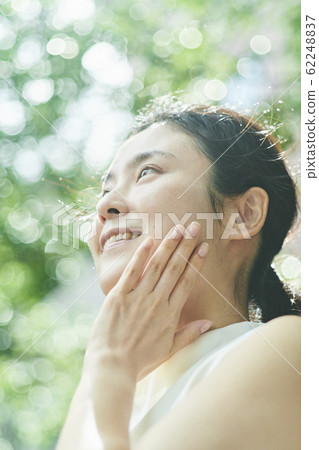 中級美女裸妝 62248837