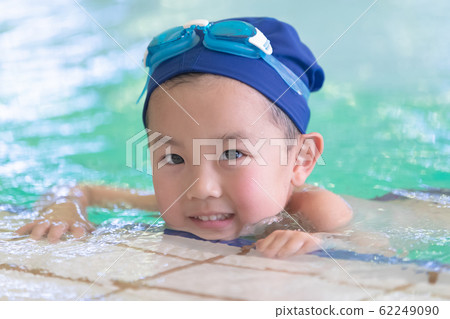一個游泳 62249090