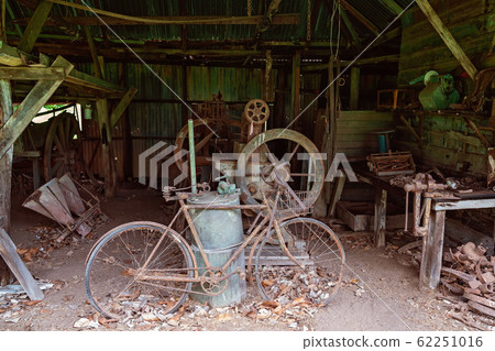 Old Bicycle From Yesteryear 62251016