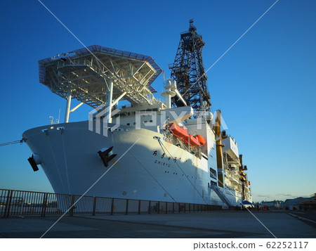 Deep Earth Exploration Vessels CHIKYO 62252117