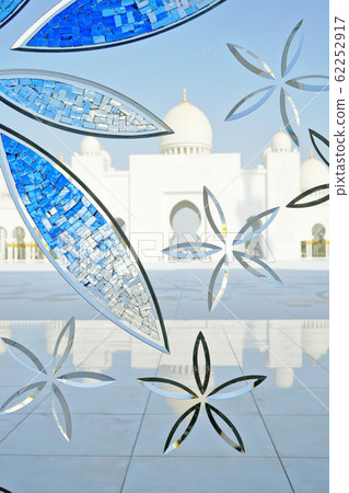 Sheikh Zayed Grand Mosque Stained Glass (UAE) 62252917