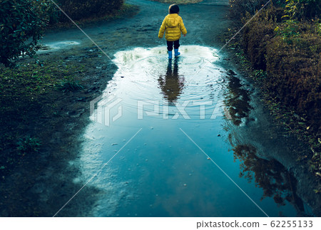 水潭 水坑 水池 62255133