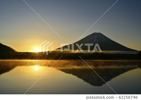 Sunrise on misty Lake Fuji and upside down Fuji on January 3 Sunrise on misty Lake Fuji and upside down Fuji on January 3 62256746