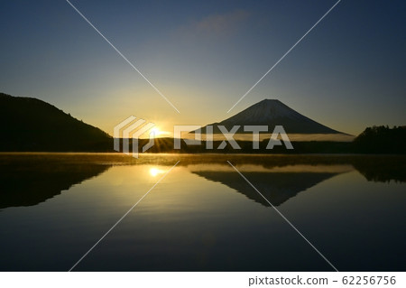 Sunrise on misty Lake Fuji and upside down Fuji on January 3 62256756