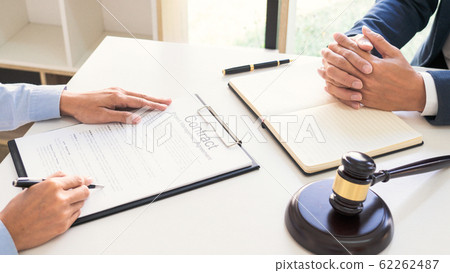 Legal counsel presents to the client negotiating a 62262487