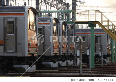 In the Higashi-Tokorozawa train ward in summer and early morning 62265444